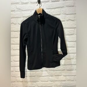 Yogalicious zip up size small